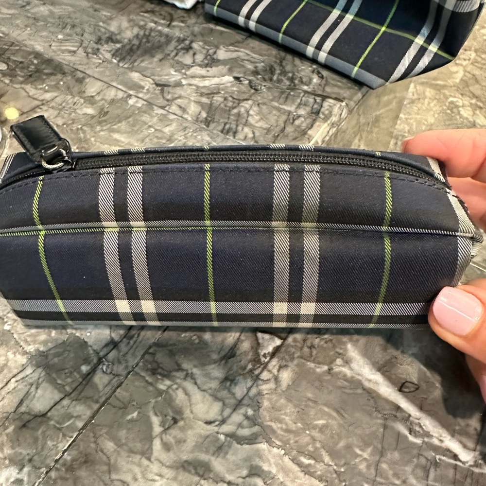 Burberry Make Up bag Set - Picture 3 of 3